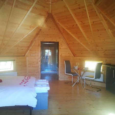Romantic Rural Retreats Crewkerne Oda fotoğraf